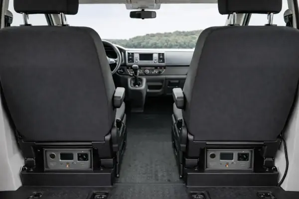 VW T6 Camper Elektroblock nachrüsten – 12V, 230V, USB und Ladegerät im Ausbau