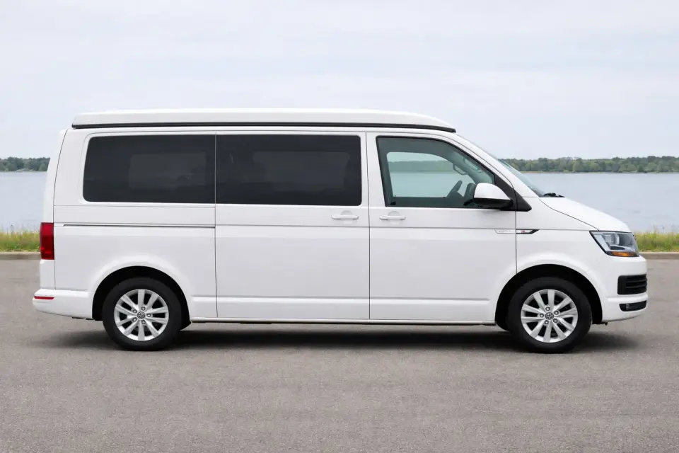 VW T6 mit Aufstelldach geschlossen – kompakt und alltagstauglich